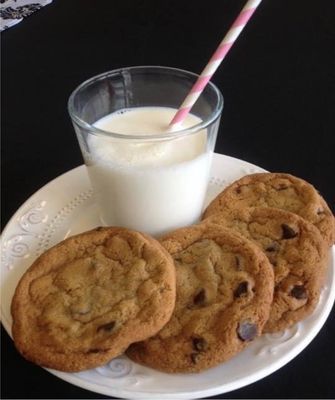 Vegan Chocolate Chip Cookies - 1 Dozen