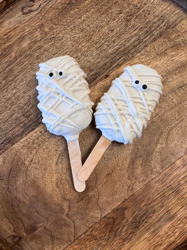 Mummy Dearest Cakesicle