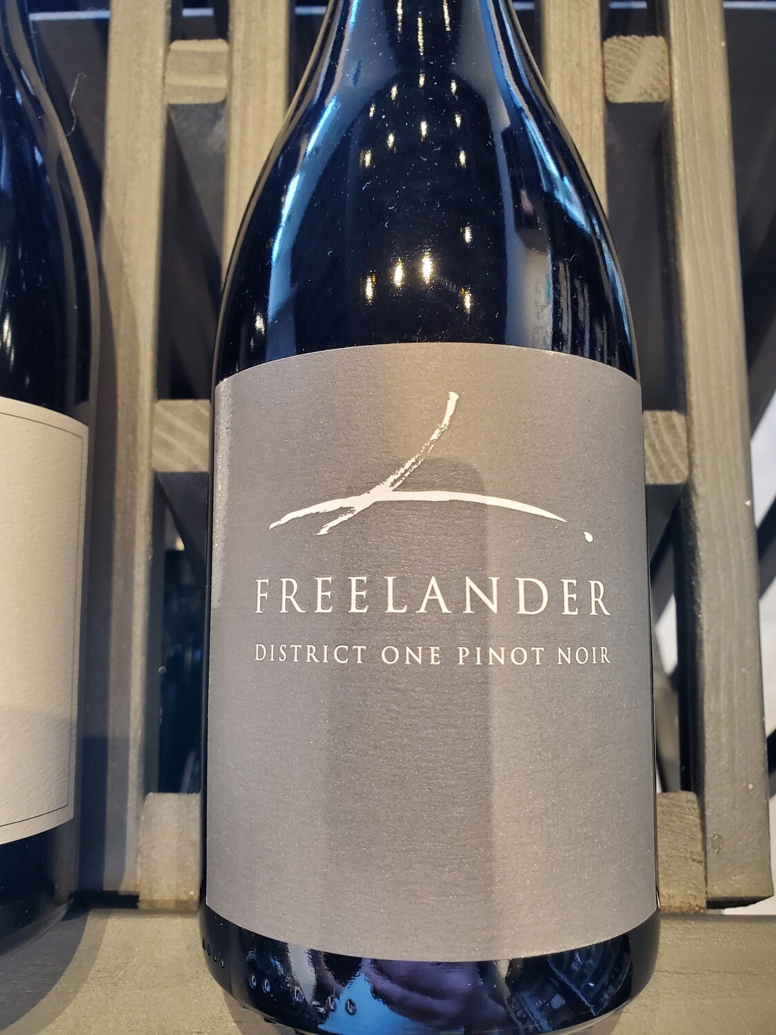 BOTTLE Freelander DISTRICT ONE Pinot Noir