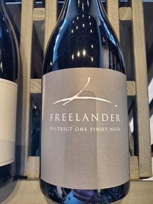 BOTTLE Freelander DISTRICT ONE Pinot Noir