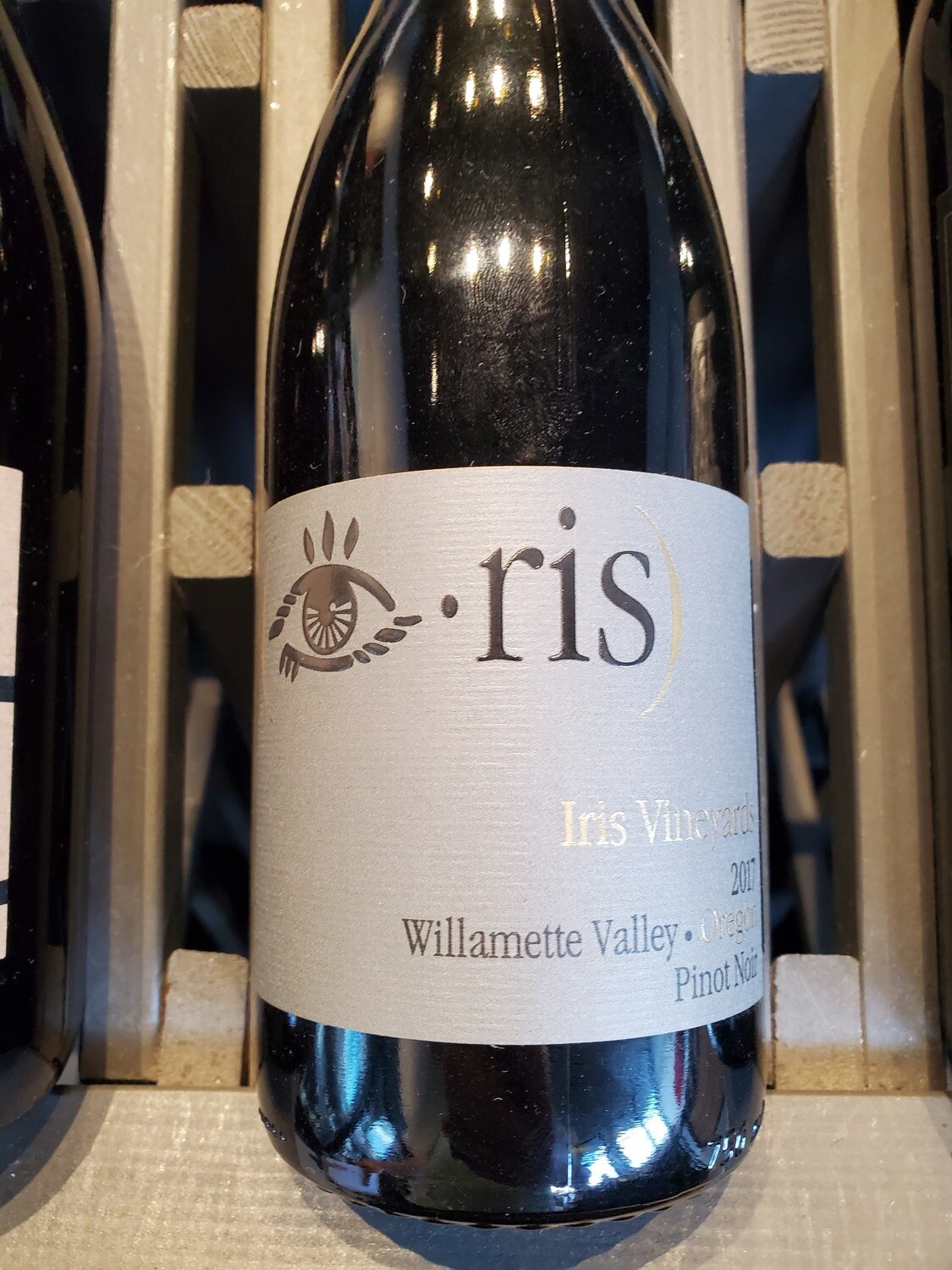 BOTTLE Iris Pinot Noir