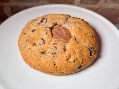 Dulce Pecan Filled Cookie