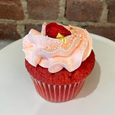 Berry Champagne Cupcake