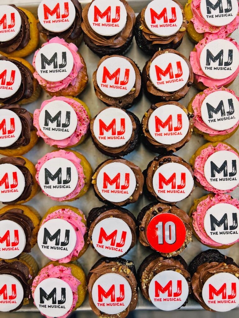 Customized Logo Cupcakes 12-Box (Order 48 Hrs in advance.) Customized Logo Cupcakes 12-Box (Order 48 Hrs in advance.)