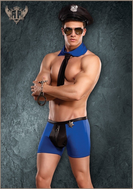 Frisk em Sexy Policeman