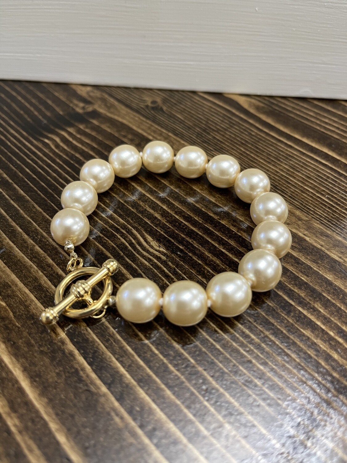 CREAM GLASS PEARL BRACELET