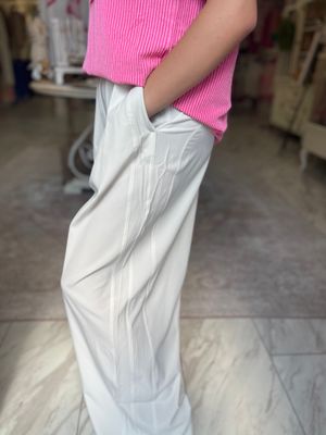 LOOSE FIT EGGSHELL YOGA PANTS
