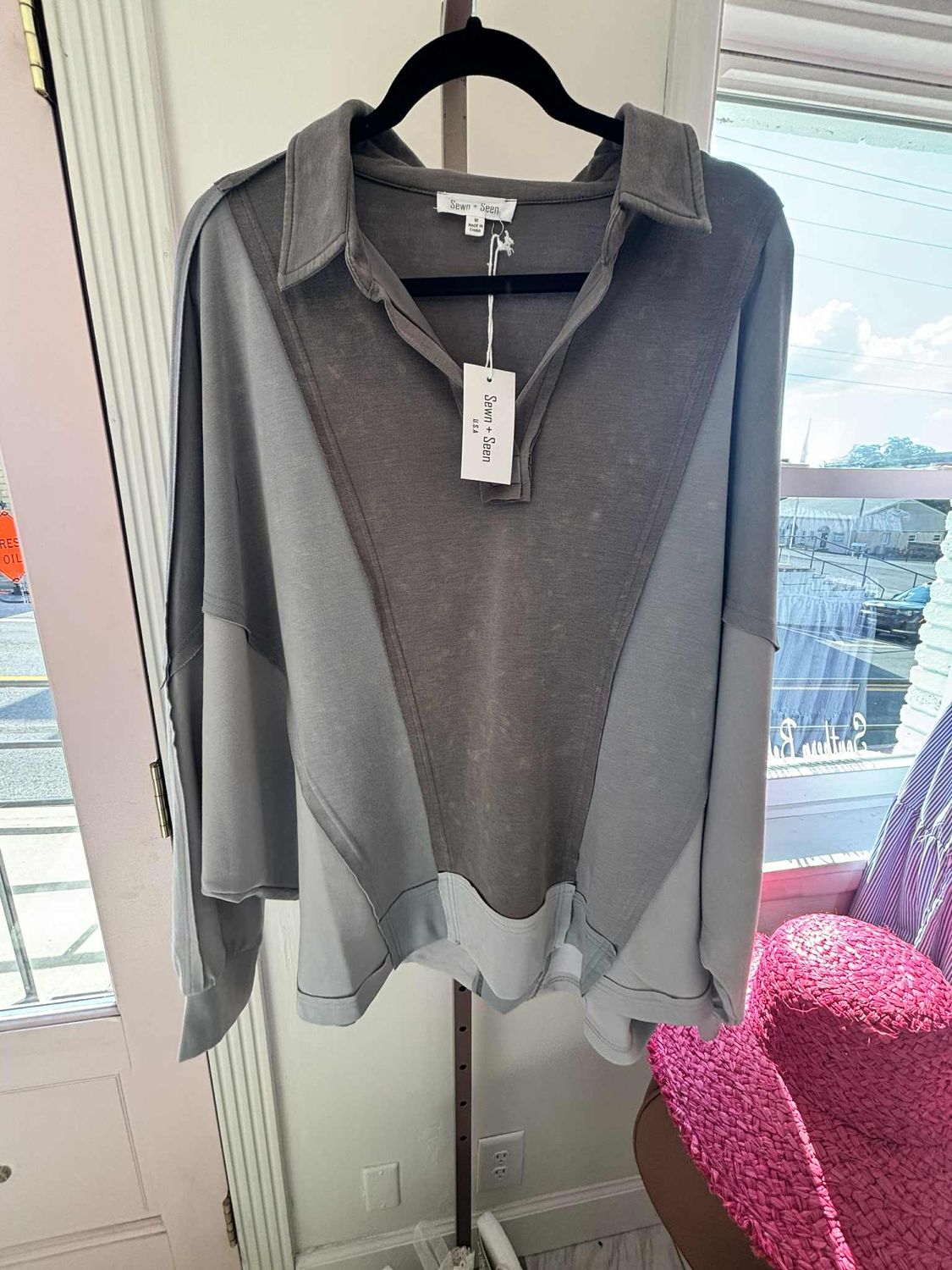 GREY COLOR-BLOCK OVERSIZED TOP