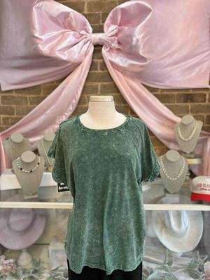 CURVY GREEN ACID-WASH TEE