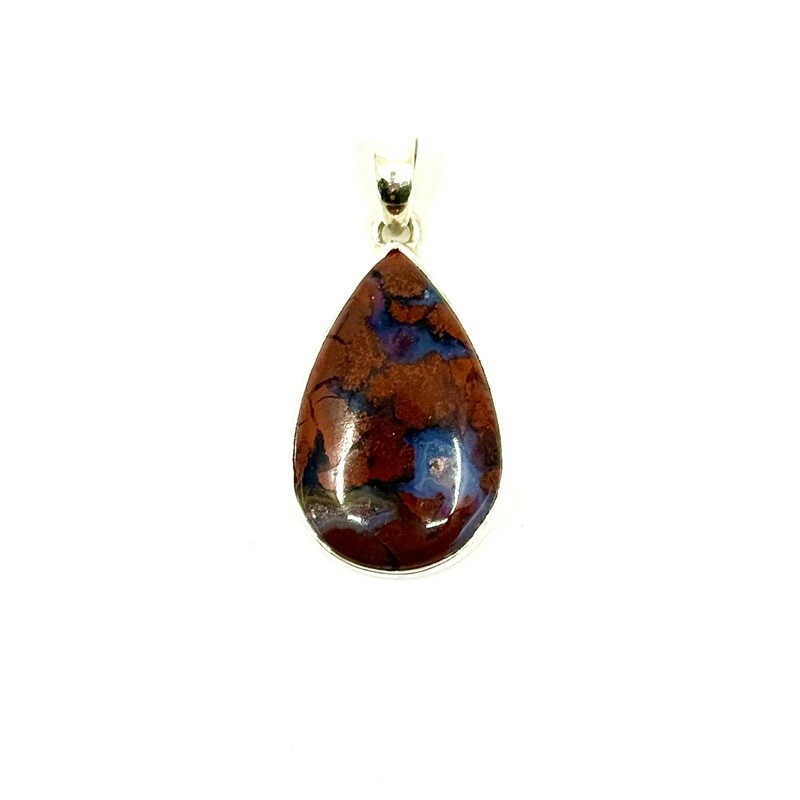 Seam Agate Crystal Pendant