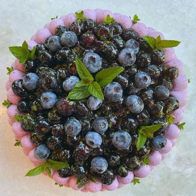 blueberry pavlova, 8”