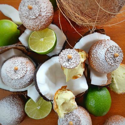 CHRISTMAS cream puff: COCONUT LIME