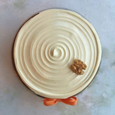 classic carrot cake, 7”