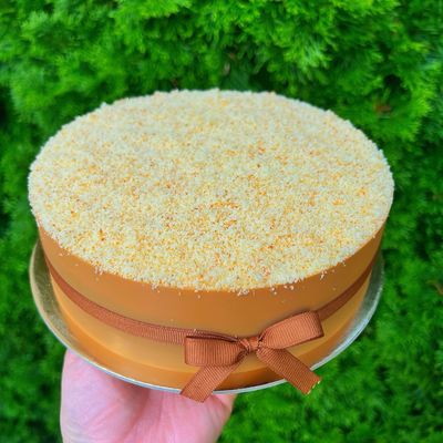 vanilla caramel chiffon cake, 7”