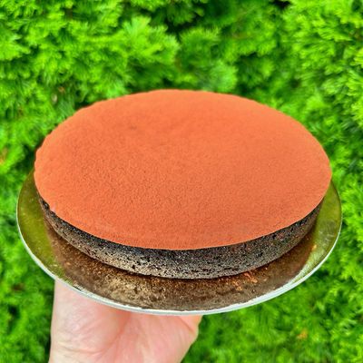 vegan chocolate cake, 7”