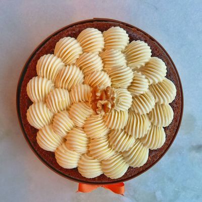 classic carrot cake, 7”