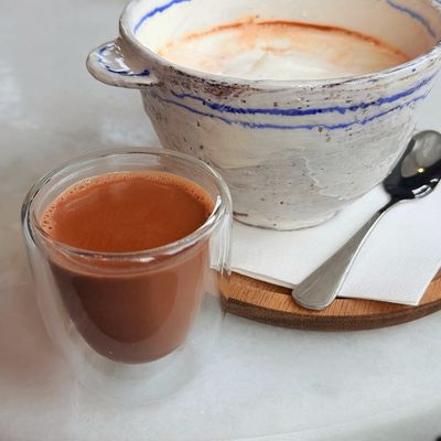 classic hot chocolate 3 OZ SHOT TO STAY