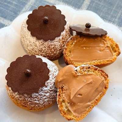 cream puff: CHOCOLATE