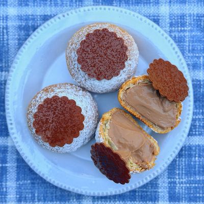 cream puff: CHOCOLATE