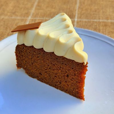 spice cake, slice