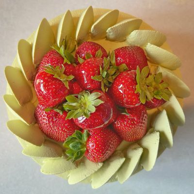 matcha fraisier, 10”