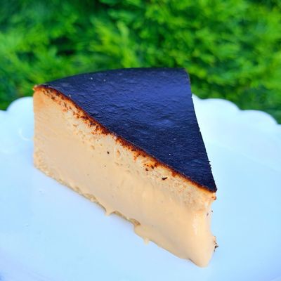 cajeta basque cheesecake slice