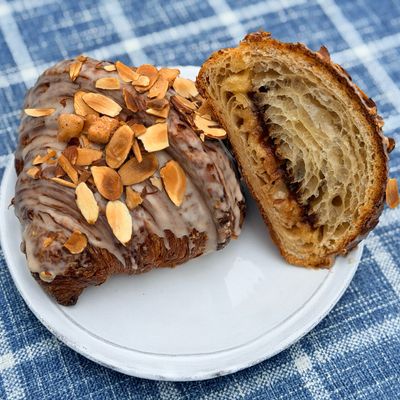 AM almond apple croissant
