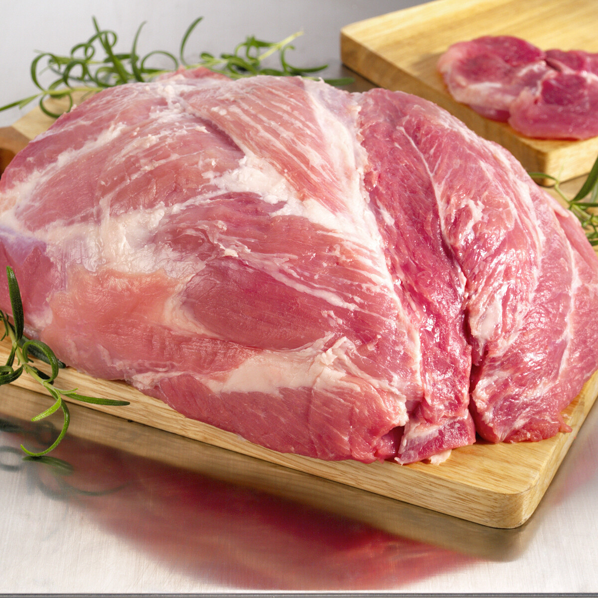 Berkshire Pork Ham Trim 2.9-3.25lbs 黑毛猪猪腿肉 原价 $9.99，現特價 $6.99/磅 送致美斋广州腐乳一瓶！！
