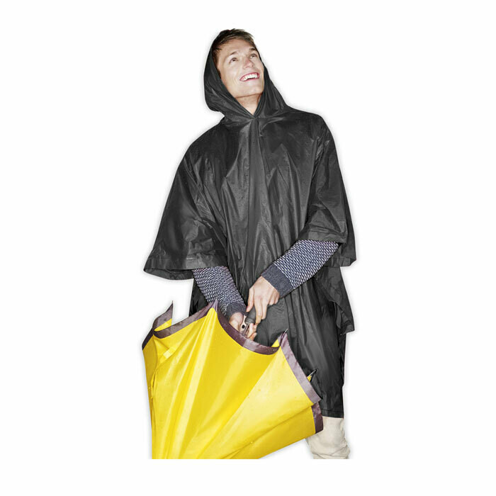 Impermeable con funda