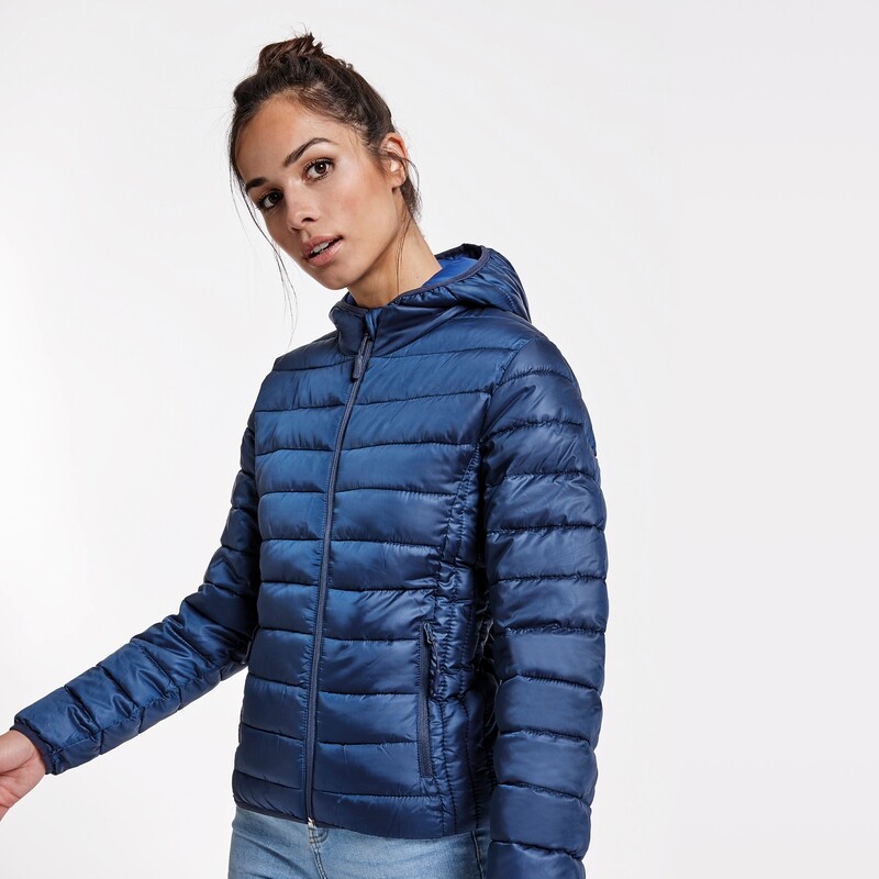 Chaqueta de mujer tacto pluma con capucha