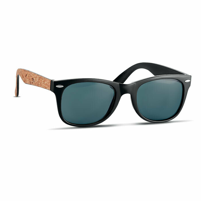 Gafas de sol clásicas y elegantes