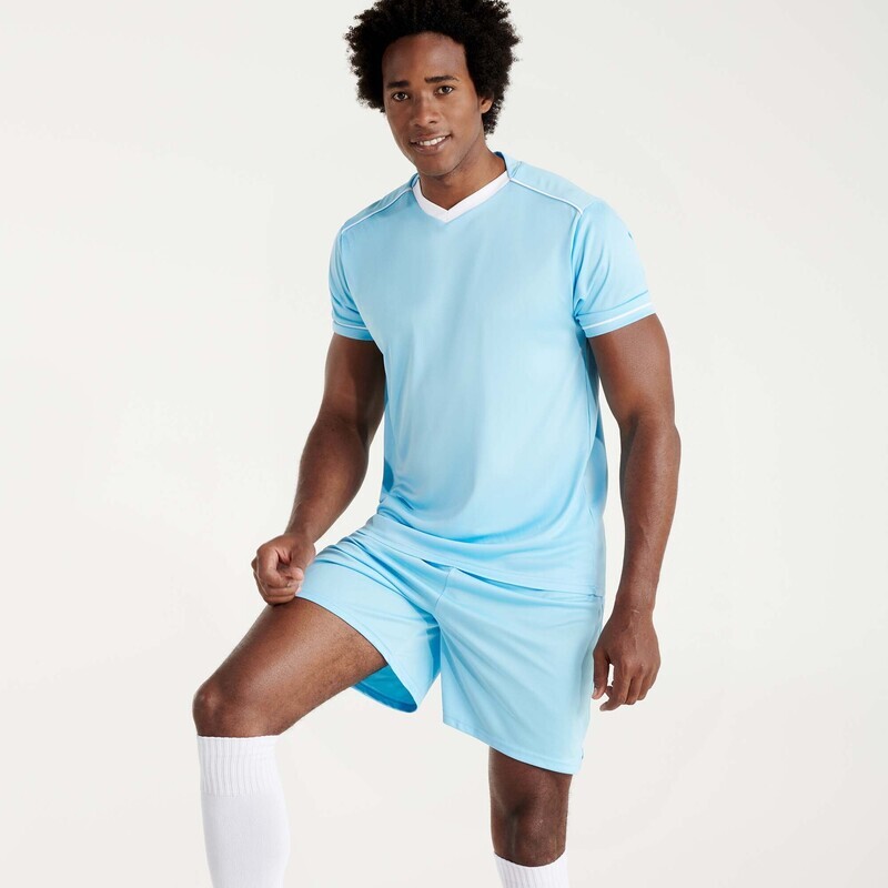 Conjunto deportivo de camiseta y pantalón
