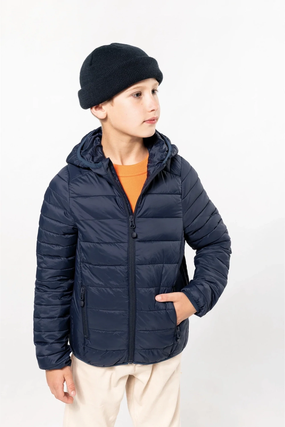 Chaqueta acolchada y ligera con capucha