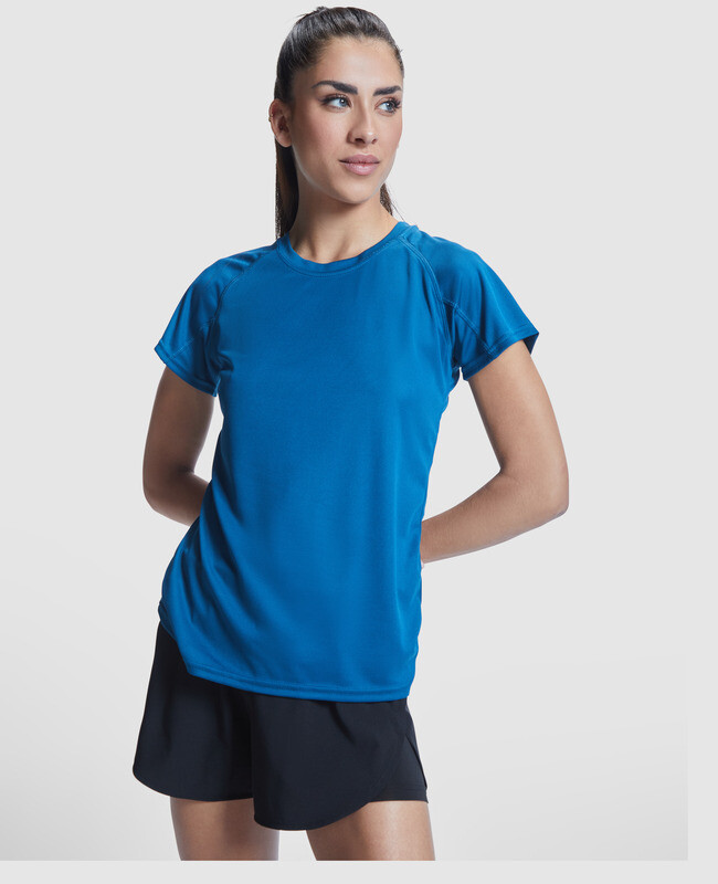 Camiseta técnica entallada de manga corta