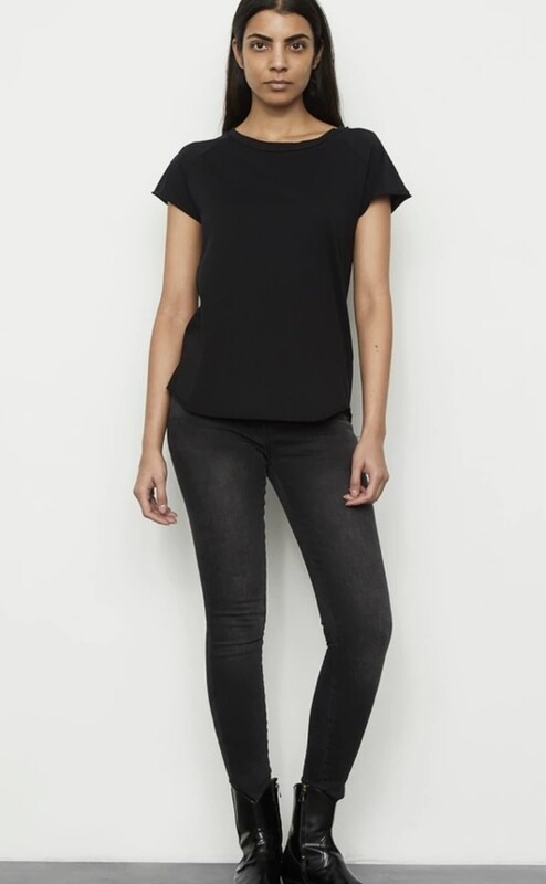 THE T-Shirt, black