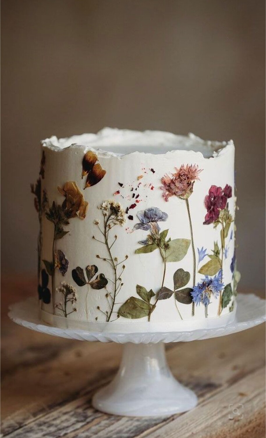 Hands On Cake Decorating- Pressed Flower Design
