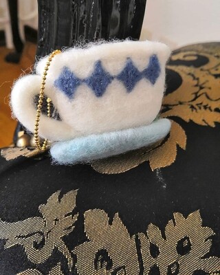 Tea cup charm