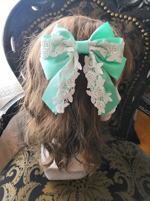 Ribbon hair accessory with flower lace
