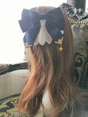 Ribbon hair accessory with star