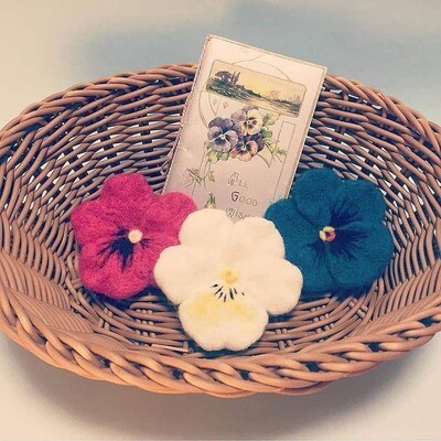 Pansy brooch
