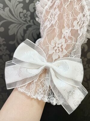 Lace open-fingered glove short