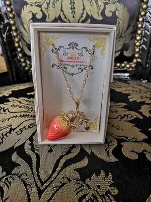 Queen strawberry necklace leaf charm
