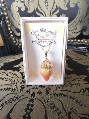 Queen strawberry necklace leaf charm