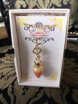 Queen strawberry necklace zirconia butterfly