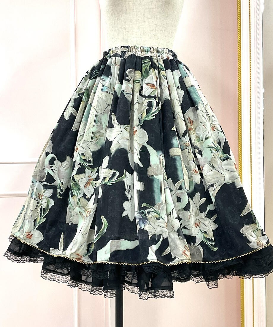 Lily cross skirt, Color: Black