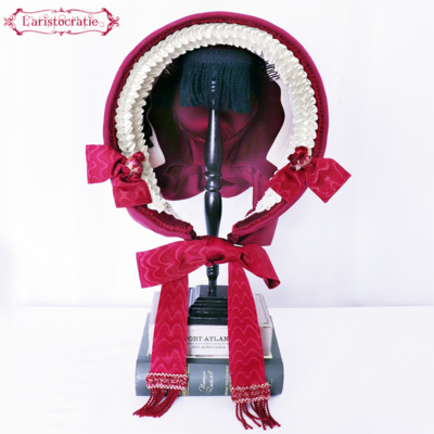 La Poupée bonnet