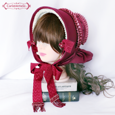 La Poupée bonnet