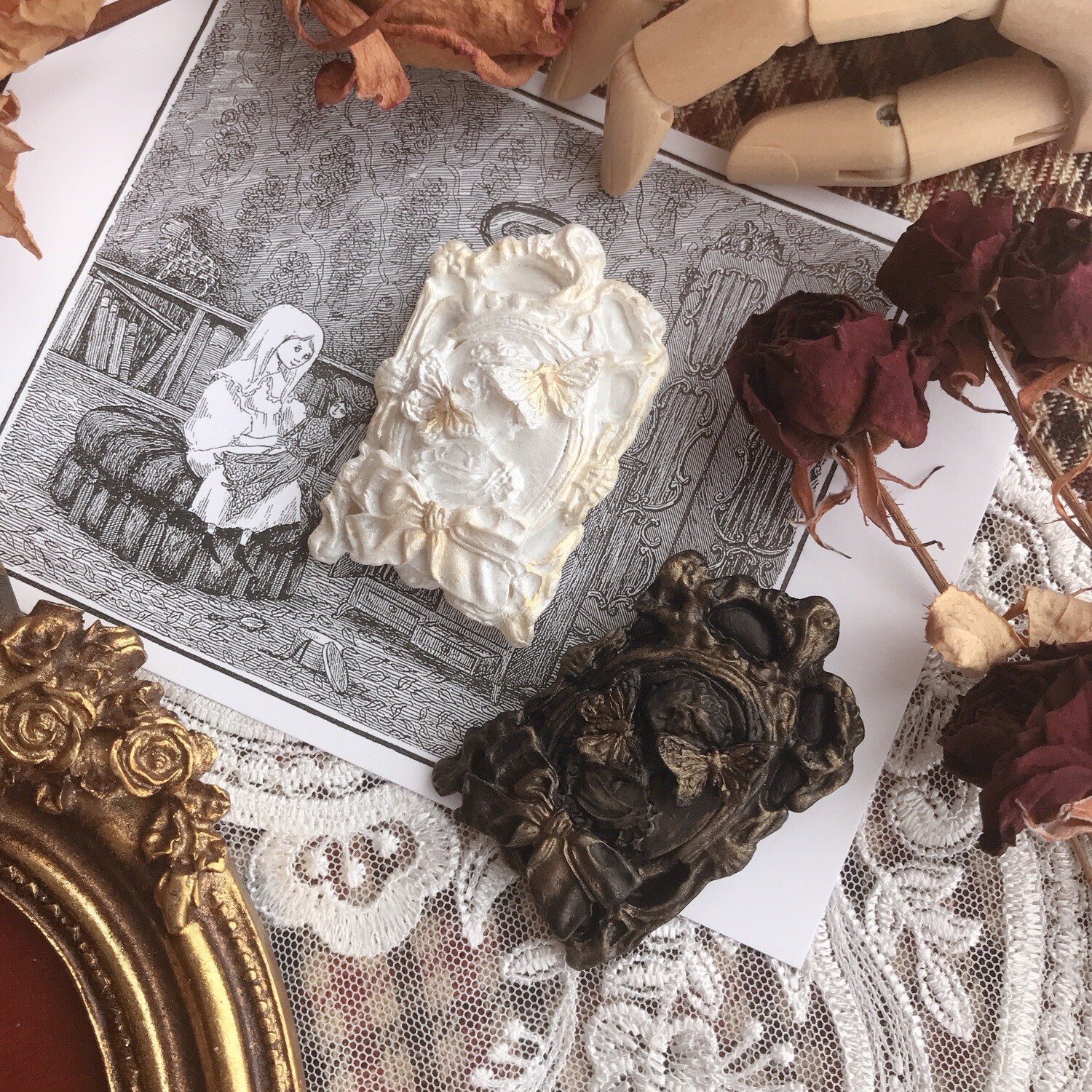 Mystic lady brooch