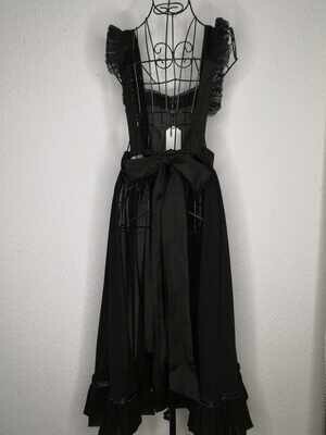 Black lace tablier