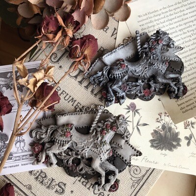 Nightmare caroussel necklace